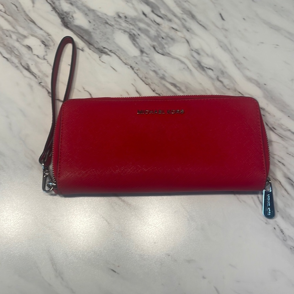 Michael Kors, red wristlet